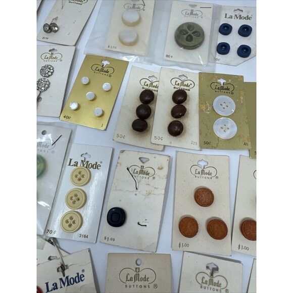 VTG Lot 70 Carded NEW Sewing Buttons LaMode Platic Metal Wood Japan Holland USA - Picture 9 of 16